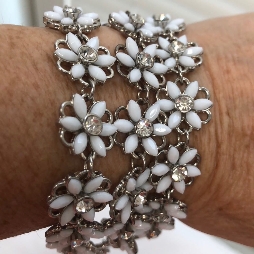 💙Silver Daisy Bracelet